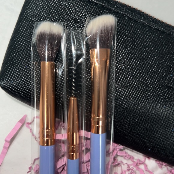 Luxie 5 pcs Makeup Brushes with Case - Picture 4 of 11